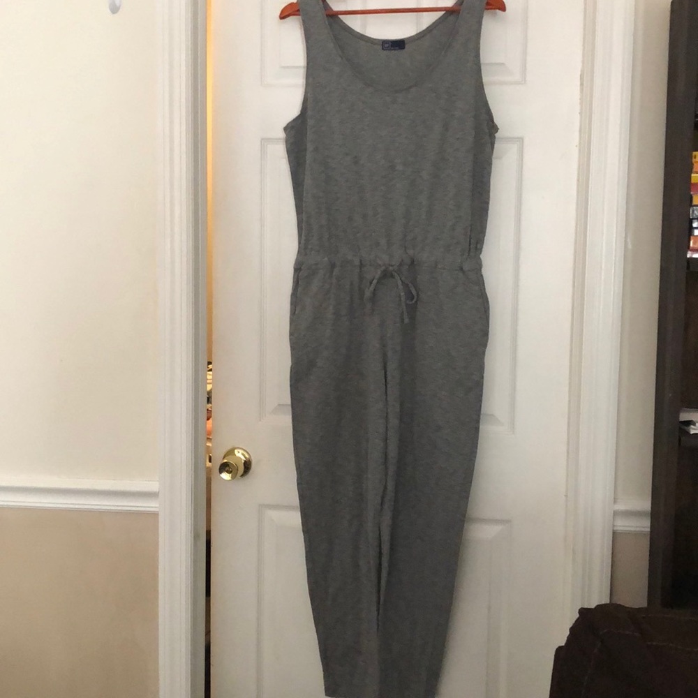 Sleeveless knit jumpsuit
